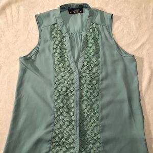 Floral Front Sleeveless Blouse
